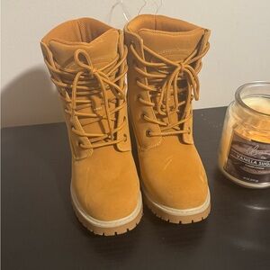 Lugz Women's Mustard Lace-Up Boots